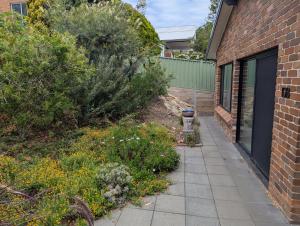 Mollymook Den Coastal Retreat - Walk to Beach & Town