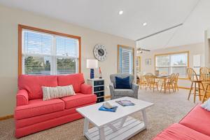 3 Bedrooms with Hot Tub, Fire Pit, Pet Friendly