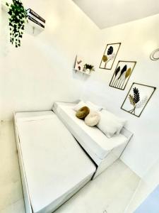 Luxe Staycation-2BR with Balcony and City View near MOA, World Trade Center, PICC at Coast Residences