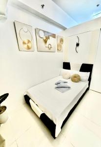 Luxe Staycation-2BR with Balcony at Coast Residences