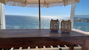 Deluxe oceanfront apartment