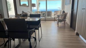 Deluxe oceanfront apartment