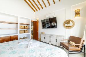 Bougainvillea and Mistico Beach Club plus Boat Shuttle