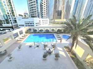 Pool side 1-BR Apt next to JBR Beach