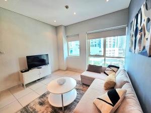 Pool side 1-BR Apt next to JBR Beach