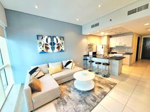 Pool side 1-BR Apt next to JBR Beach