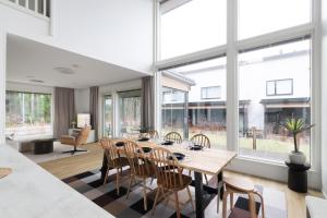 Glorious semi-detached house, with yard, sauna, parking with charging