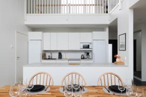 Glorious semi-detached house, with yard, sauna, parking with charging