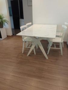 Hi-floor & Convenient 1BR Apartment in Times City