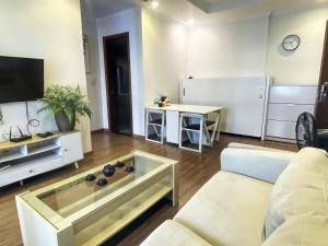 Hi-floor & Convenient 1BR Apartment in Times City