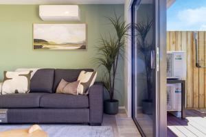 Designer Gated Townhouse, Carpark, Sleeps 6