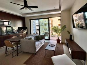 OVATA 101 - ZONA ROMANTICA