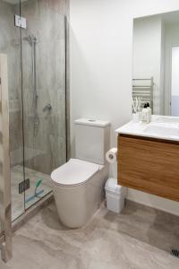 Designer Gated Townhouse, Carpark, Sleeps 6