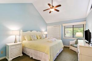 567 - Sea Pines Getaway-Heated Pool, Sleeps 6