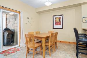 2BR Kimberley Escape with Private Hot Tub and BBQ