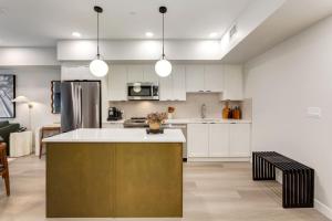 Bright & Homey Haven w Hot Tub, Pool + Near Banff