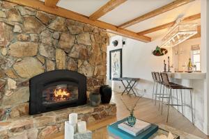 Whimsy by the Water Lakefront Cabin w Hot Tub