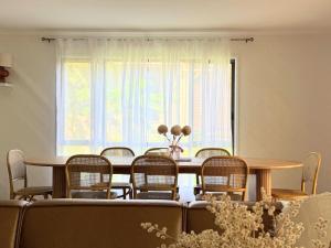 Spacious 3BR Noosa House - Beach & Dining Close Walk