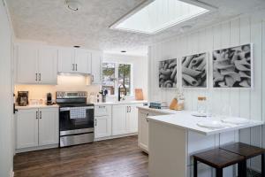 Dream Lakefront Escape + BeachSkiGolf near NYC