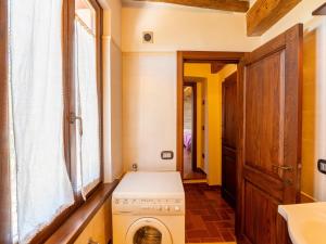 Apartment in a farmhouse with 2 swimming pools