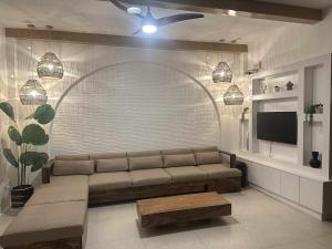 Miyego villa a modern private villa with Pool near Philippine Arena