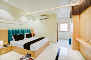 Super OYO Townhouse Oak Prayagraj Allahabad University-Railway Junction Formerly Ballians