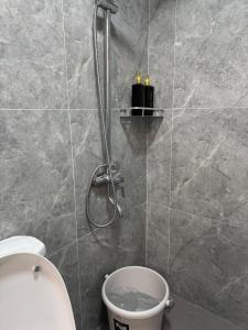 BLJ Homes - 2BR Entire Home with 2 Bathrooms, Kitchen, and Carpark