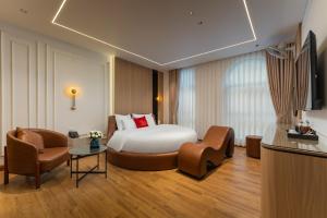 Lam Anh Hotel 9 Him Lam Vạn Phúc