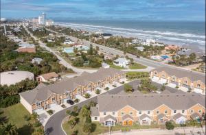 Oceanside Haven Entire home across Daytona Beach sleeps 8 4 beds 2 and a half bath