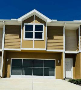Oceanside Haven Entire home across Daytona Beach sleeps 8 4 beds 2 and a half bath