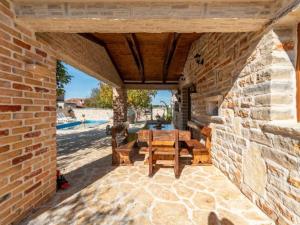 Holiday House imun - Three bedroom Holiday house with pool