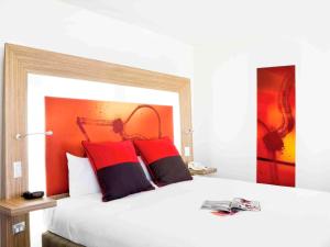 Superior King Room with Balcony room in Novotel Sydney Olympic Park