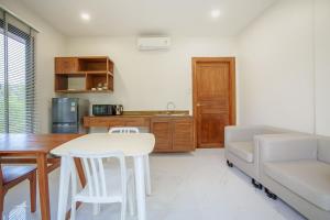 A102 Banjong 1 Bed apart Near Nai Harn Beach
