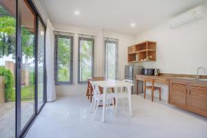 A102 Banjong 1 Bed apart Near Nai Harn Beach