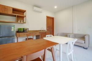 A102 Banjong 1 Bed apart Near Nai Harn Beach