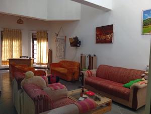 Samee Villa & Hostel Airport