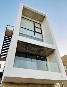 Apartment with ocean views