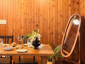 Seongsu Station Spacious 3BR House with 4 Beds