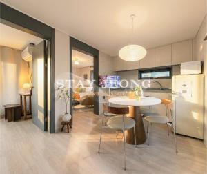 SUPER SALE #3Room4Bed #6People #free dryer, washing machine #Jongno #명동 #DDP #Hyehwa Station #Bukchon Hanok Village #Naksan Park #Family favorites #massage chair #hongdae