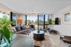 The Sunset Lounge- Directly opposite Clarkes Beach