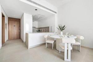 2BR plus M CF7 B Partial Canal View