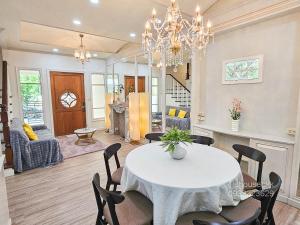 Spacious 3 Ensuite Bedrooms Townhouse in Rama 3, Bangkok