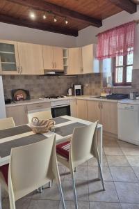 House Ana Grgurici by Villas Guide