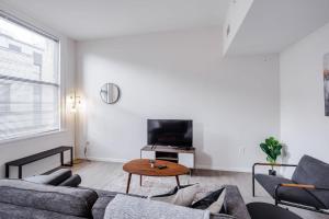 Sky Central #8 CozySuites