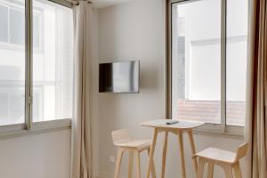 Modern, Cozy Studio with AC in Neuilly Area