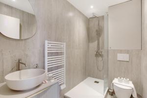 Modern, Cozy Studio with AC in Neuilly Area