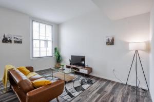 CozySuites Sky Central #21