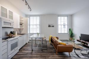 CozySuites Sky Central #21