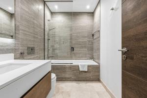 Free housekeeping visits during your stay - StayShort - Stunning 1 Bed in Maritime City that Sleeps 2!