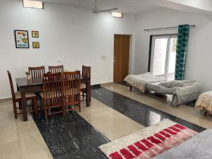 10 Minutes from Airport- Farmify - Peaceful Village Farmstay